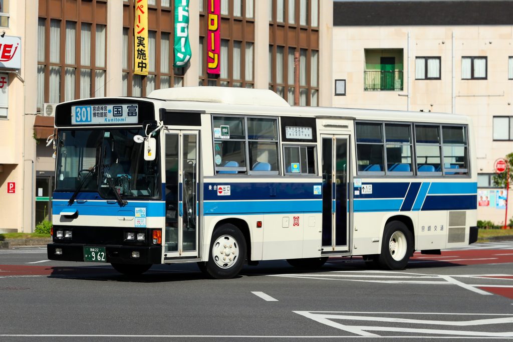 宮崎交通 日野レインボーRR (U-RR3HJAA) 962号車