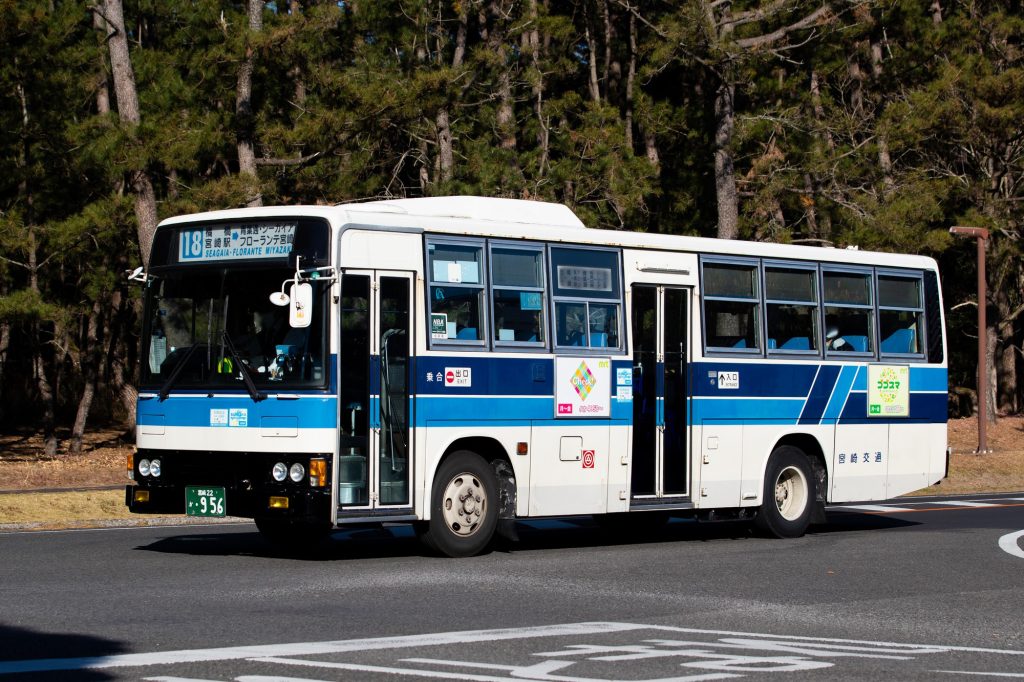 宮崎交通 三菱ふそうエアロミディ (U-MK517J) 956号車