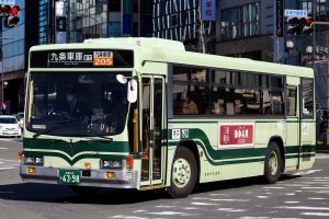 京都市バス いすゞキュービック ツーステップ KC-LV280L 6398号車 205系統 京都駅前にて