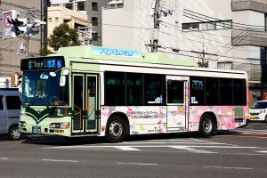 京都市バス 日野 LNG-HU8JMGP 2825号車 17系統 河原町五条にて