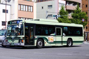 京都市バス いすゞQKG-LV234L3 2830号車 9系統 堀川丸太町にて