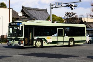 京都市バス いすゞPJ-LV234N1 1232号車 11系統 西大路四条にて