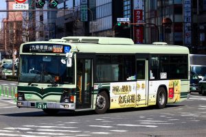 京都市バス いすゞQKG-LV234N3 2834号車 205系統 京都駅前にて
