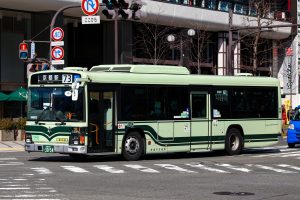 京都市バス いすゞQKG-LV234N3 3054号車 73系統 京都駅前にて