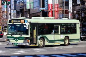 京都市バス いすゞエルガType-B KL-LV834L1 684号車 208系統 京都駅前にて