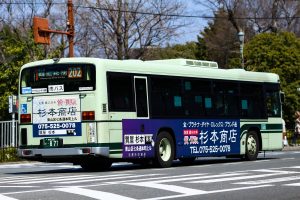 京都市バス いすゞエルガ KL-LV280N1改 877号車 202系統 東山七条にて