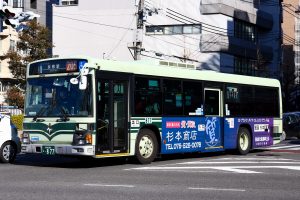 京都市バス いすゞエルガ KL-LV280N1改 877号車 205系統 河原町五条にて