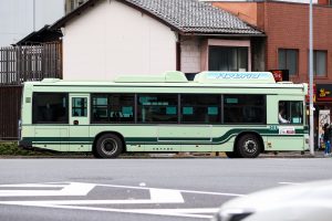 京都市バス 日野 LJG-HU8JMGP 2415号車 四条堀川にて