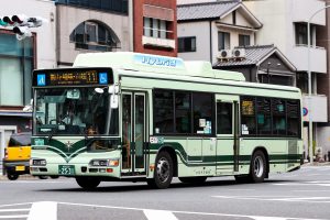 京都市バス 日野 LJG-HU8JMGP 2531号車 11系統 四条堀川にて