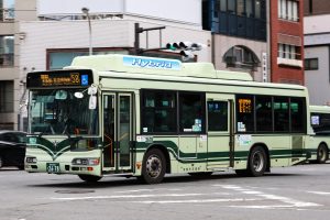 京都市バス 日野 LNG-HU8JMGP 2678号車 58系統 四条堀川にて