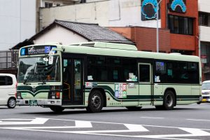 京都市バス いすゞQKG-LV234N3 2866号車 3系統 四条堀川にて