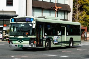 京都市バス いすゞQKG-LV234N3 3011号車 3系統 烏丸丸太町にて
