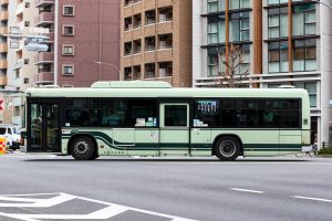 京都市バス いすゞQKG-LV234N3 3043号車 28系統 四条堀川にて
