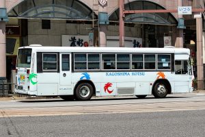 鹿児島交通 いすゞキュービック(KC-LV380L･車番不明･元国際興業)の非公式側面写真。2020年8月撮影。