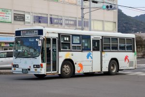 鹿児島交通 いすゞキュービック(KC-LV380L･鹿児島200 か 1031･元国際興業)の公式側面写真。2025年1月撮影。