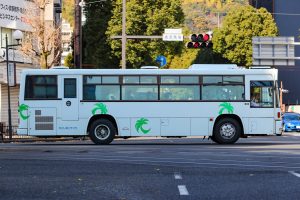 鹿児島交通 西工96MC(KC-HU3KLCA･鹿児島200 か 1310･元神戸市交通局)の非公式側側面写真。2025年1月撮影。