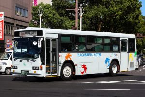 鹿児島交通 いすゞキュービック (KC-LV280L･鹿児島200 か 1174･元山陽バス)の公式側画像。2020年8月撮影。