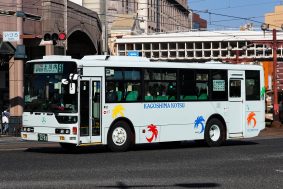 鹿児島交通 三菱ふそうエアロスター ツーステップ(KC-MP717KT･鹿児島200 か 1293･元神戸市バス)の公式側型式写真。2022年1月撮影。