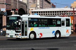 鹿児島交通 三菱ふそうエアロスター ツーステップ(KC-MP717KT･鹿児島200 か 1293･元神戸市バス)の公式側型式写真。2022年1月撮影。