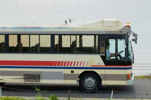 船木鉄道バス 日野レインボーRR(P-RR172BA) 山口22 う 2496 屋根にアンテナが見える （2021年7月）