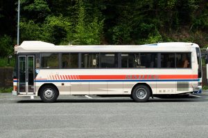 船木鉄道バス 日野レインボーRR(P-RR172BA) 山口22 う 2496 公式側側面 （2021年7月）