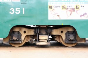 広島電鉄350形 351号車 の台車 2021年12月撮影。