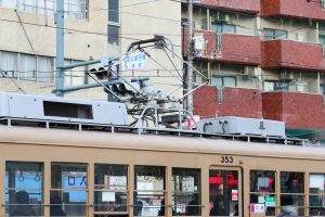 広島電鉄350形 353号車のパンタグラフ 2015年8月撮影。