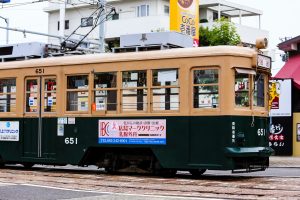 広島電鉄650形 651号車 千田車庫付近にて 2015年8月撮影。