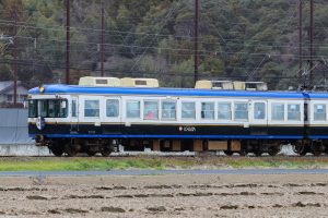 一畑電鉄5000系 5010編成 5110号車(2025年1月撮影) 側面ナナメ構図 ←松江温泉･出雲大社前｜一畑口→