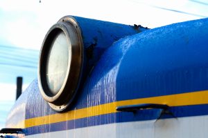 一畑電鉄5000系 5010編成 5010号車 雲州平田駅にて。(2025年1月撮影) 前照灯