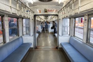 一畑電鉄5000系 5010編成 雲州平田駅にて。(2025年1月撮影) 妻部内装