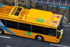 鹿児島市交通局 日野ブルーリボンシティハイブリッド (BJG-HU8JMFP･鹿児島200 か 1019)の屋根。2025年1月撮影。