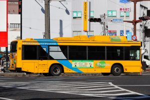 鹿児島市交通局 日野ブルーリボンシティハイブリッド (LJG-HU8JMGP･鹿児島200 か 1161)の非公式側側面。2025年1月撮影。