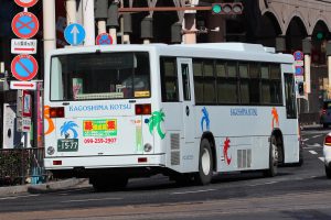 鹿児島交通 西工96MC(KC-MP317M･鹿児島200 か 1577･元阪急バス)の非公式側側面写真。2025年1月撮影。