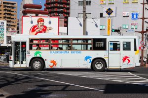鹿児島交通 西工96MC(KC-MP317K･鹿児島200 か 1917･元阪急バス)の公式側側面写真。2025年1月撮影。