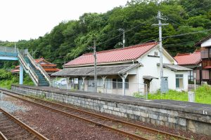JR美祢線・湯ノ峠駅の駅舎（山口県山陽小野田市）