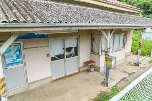 JR美祢線・湯ノ峠駅の駅舎（山口県山陽小野田市）