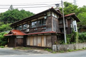 湯ノ峠温泉 岡田旅館の建物（山口県山陽小野田市）