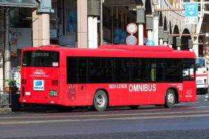 鹿児島市交通局 いすゞエルガ (2KG-LV290N3･鹿児島230 あ 1102)の非公式側側面。2025年1月撮影。