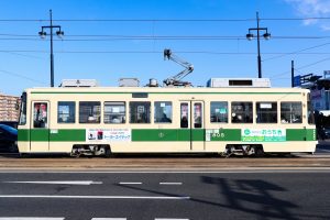 広島電鉄800形 805号の側面 2021年1月撮影。