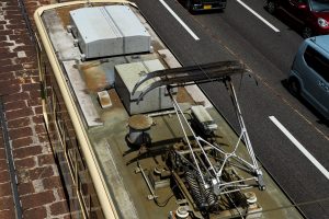広島電鉄800形 807号の屋根上 2025年4月撮影。