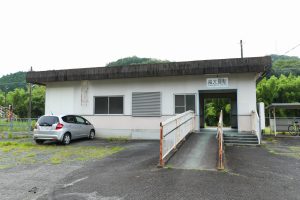 JR美祢線・南大嶺駅の駅舎外観（山口県美祢市）