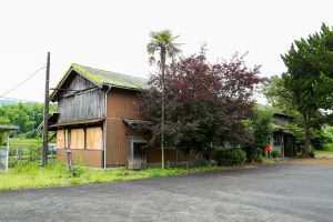 JR美祢線・四郎ヶ原駅の駅舎外観（山口県美祢市）