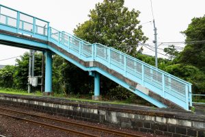 JR美祢線・四郎ヶ原駅の跨線橋（山口県美祢市）