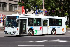 鹿児島交通 富士重工 新7E (KL-UA272KAM 鹿児島200 か 1895･元東京都交通局)の公式側型式写真 2020年8月撮影。