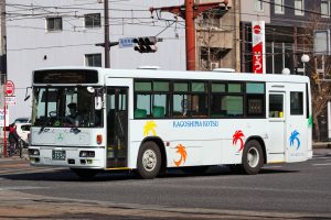 鹿児島交通 西工96MC (KC-UA460HAN･鹿児島200 か 1552･元大阪市交通局)の公式側型式写真。2022年1月撮影。