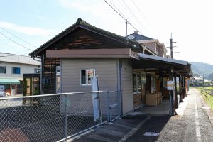 JR西日本･姫新線 駅舎（岡山県美作市）