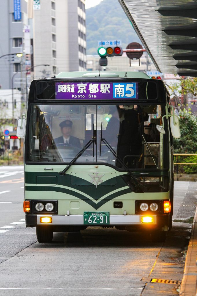 京都市交通局 エアロスターM (KC-MP617K 京都22 か 6291) 2013年4月撮影。