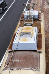 広島電鉄1900形 1901号の屋根 2015年7月撮影。