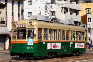 広島電鉄1900形 1904号 0号線 広電前行き 2016年3月撮影。